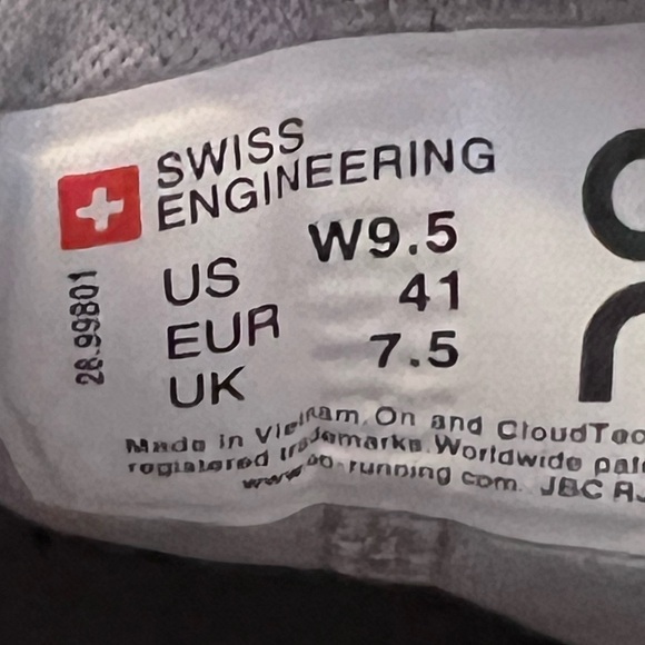 On- Running women Cloud Hi Sneakers grey W9.5 size - Picture 9 of 9